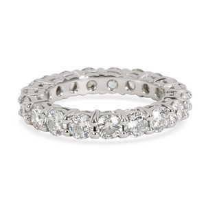 Shared Prong Round Cut Diamond Eternity Band in Platinum 2.5 CTW